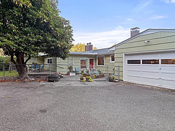 1272 Park Ave, Coos Bay, OR 97420