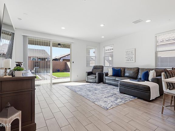 4th image of 3549 E DAKOTA Drive