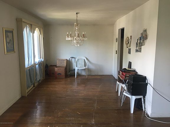 5th image of 50 Ashland Ave E