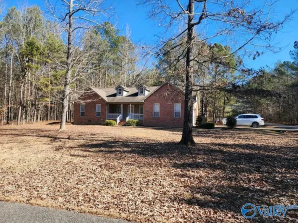 205 Oakhill Dr, Centre, AL 35960