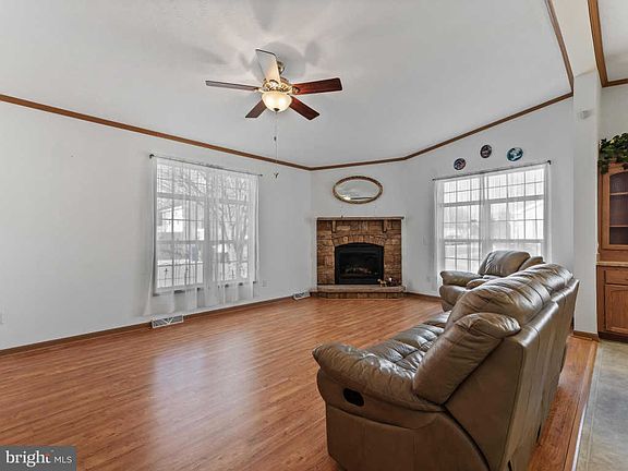 5th image of 8441 Sandalwood Ct
