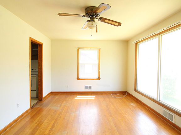 5th image of 427 Frances Dr NW