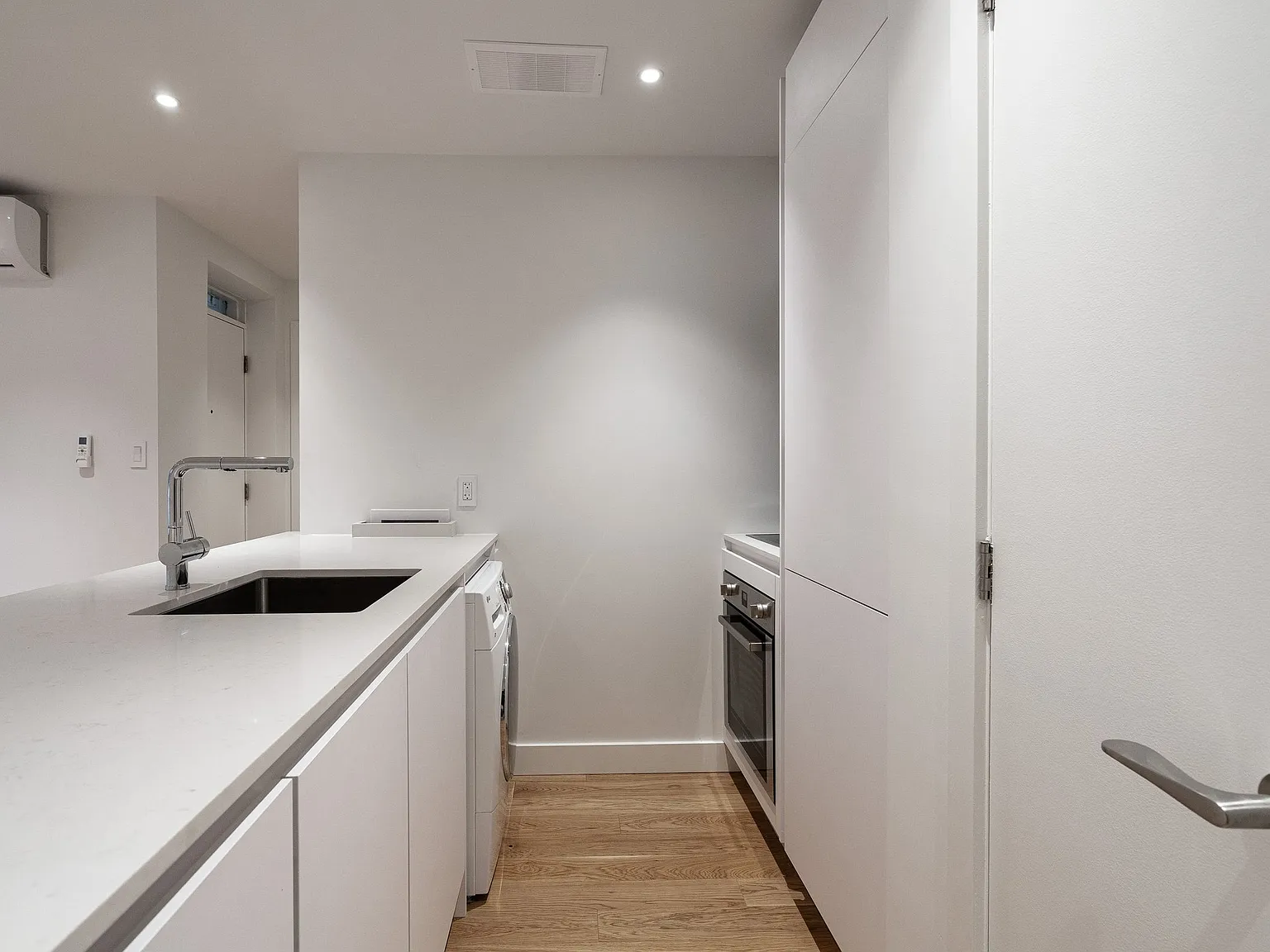 109 Indian Road — Photo 3