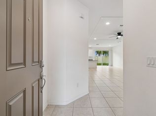 34214 Rogallo Ln, Wesley Chapel, FL 33545