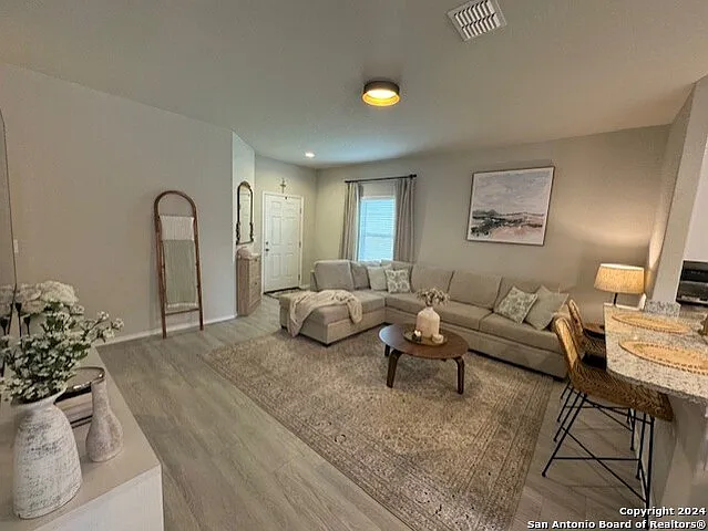 10419 Buescher Ln — Photo 4