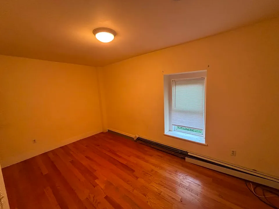 57 Lakeview Ave #B