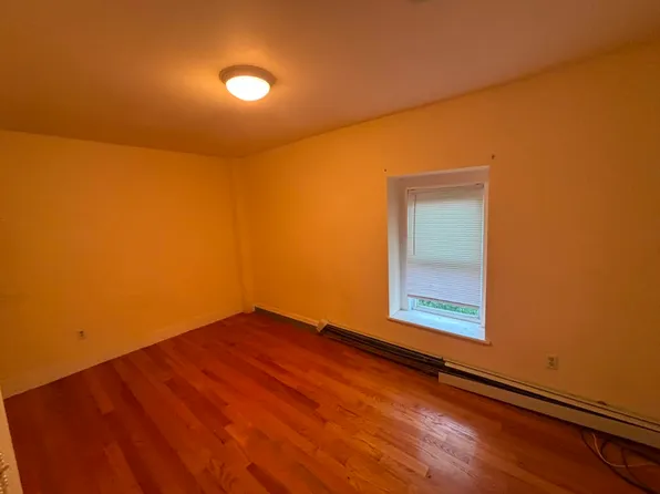 57 Lakeview Ave, Lowell, MA