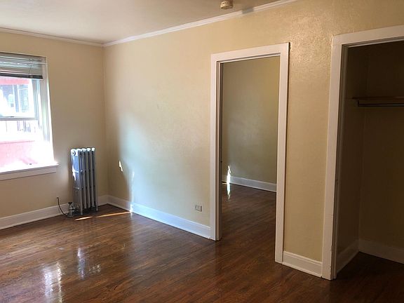 4th image of 844 N Ogden St #10