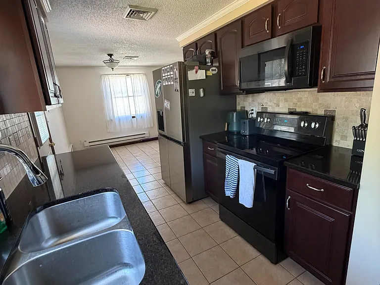 18 Hughes Ave — Photo 3