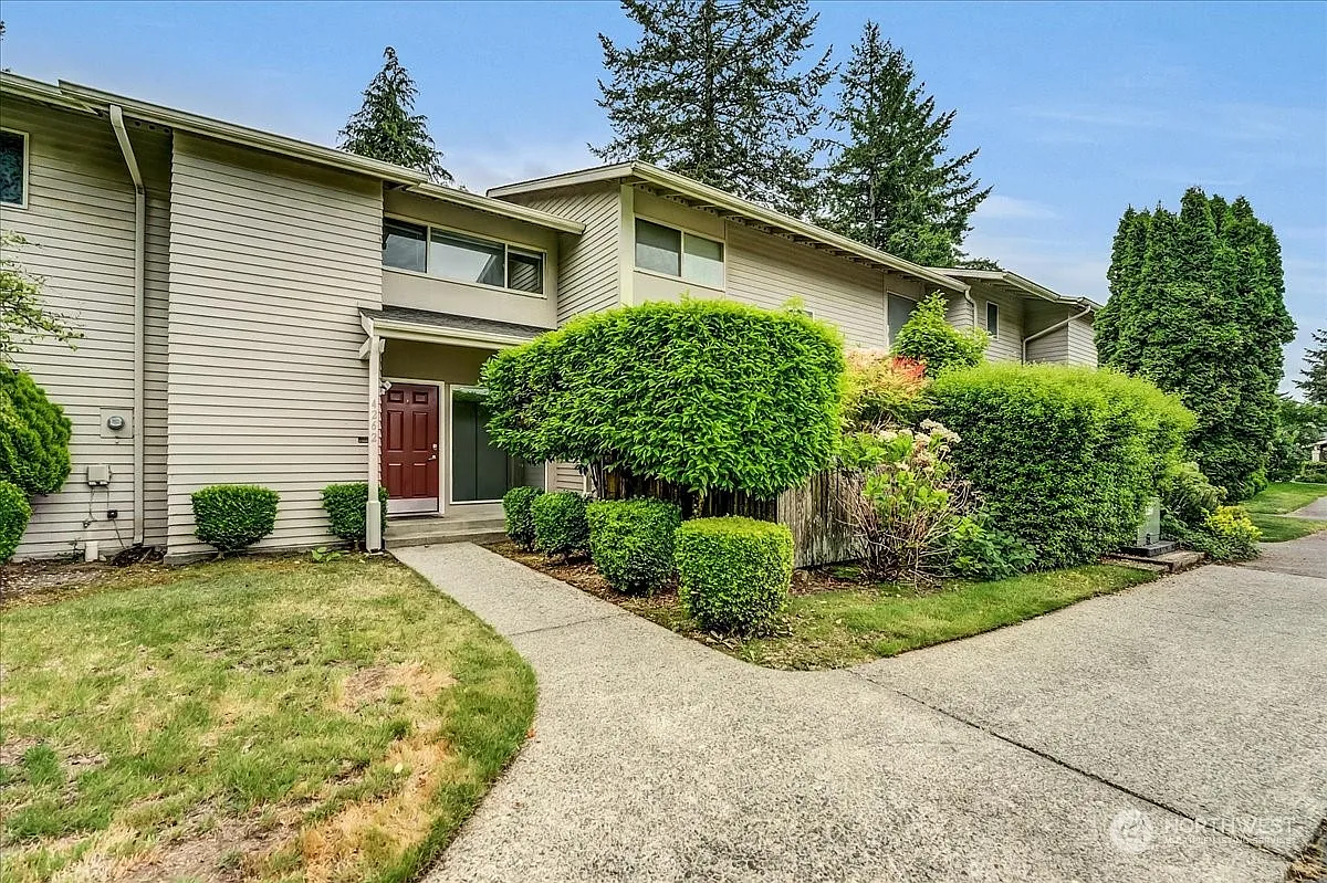 4262 Beckonridge Drive W photo 1