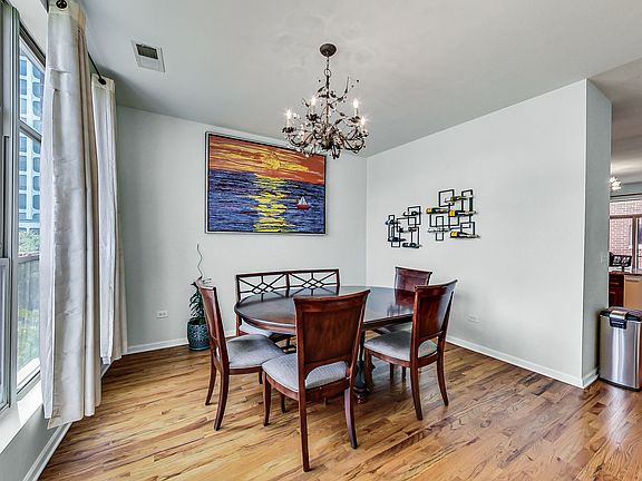 4th image of 318 E 25th Pl #3W