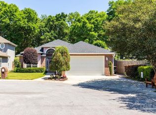 5600 Enchanting Oaks Dr, Pensacola, FL 32504