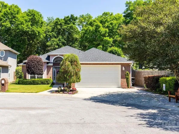 5600 Enchanting Oaks Dr, Pensacola, FL 32504