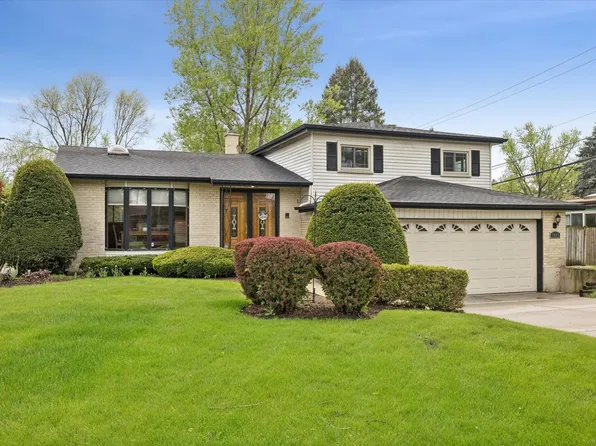 1903 E Ivy Ln, Mount Prospect, IL 60056