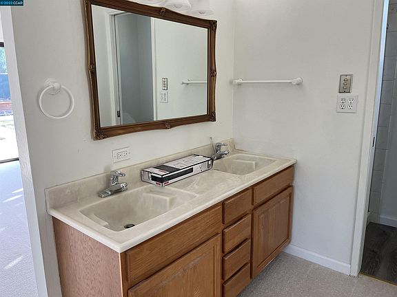 3rd image of 3318 S Francisco Way