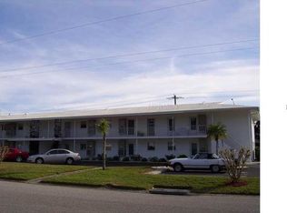 3950 Roxane Blvd APT 4B, Sarasota, FL 34235