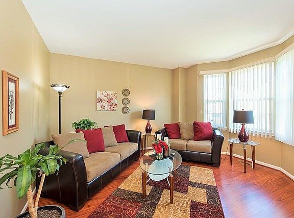 5th image of 380 W Asbury Dr
