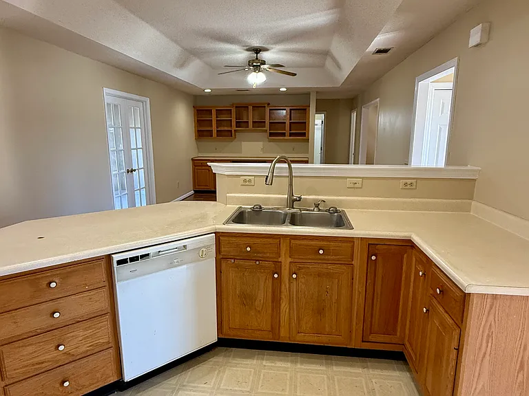 1005 Houndsbark Ct — Photo 14