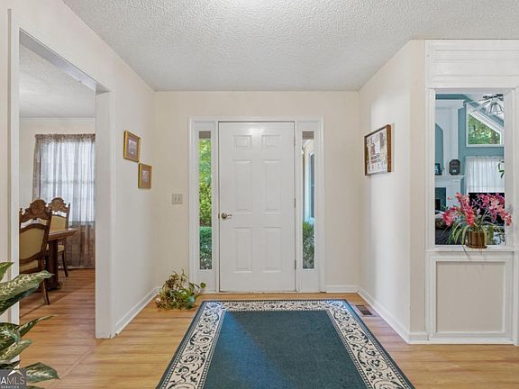 3rd image of 3650 Southlake Cir