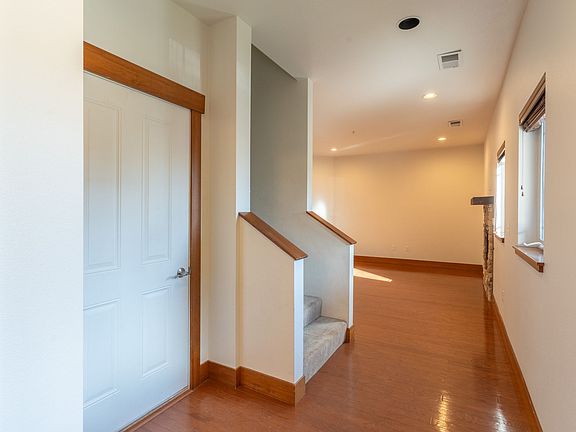 5th image of 502 Silverleaf Dr