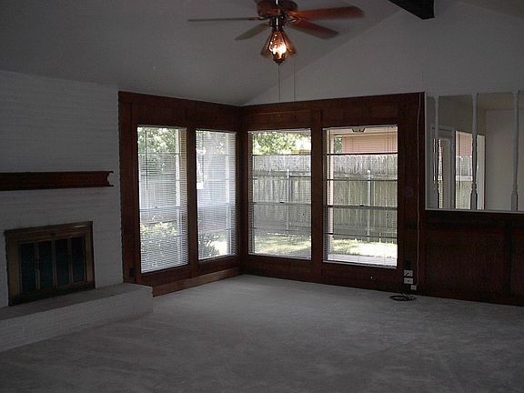 3rd image of 2911 Cherry Hills Dr