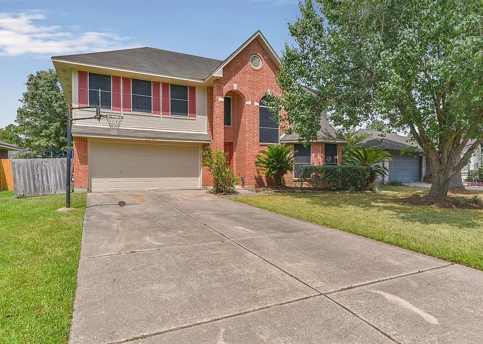 1st image of 2503 Old Oak Ln