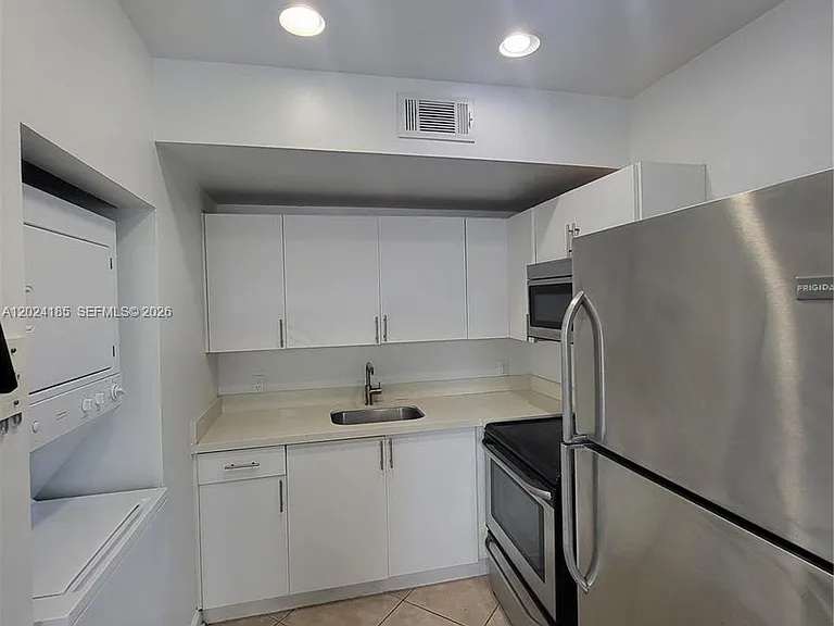 1008 Jefferson Ave #303 — Photo 5