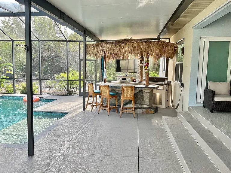 18715 Ayrshire Cir — Photo 2