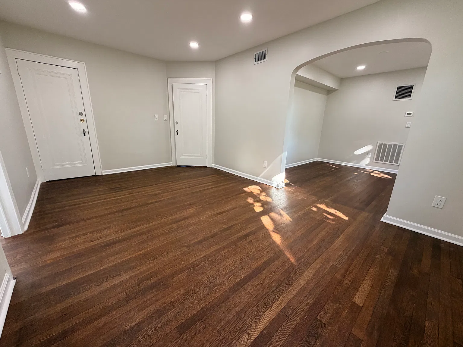 2 bed, 2208 sqft, $2,500 — Photo 3