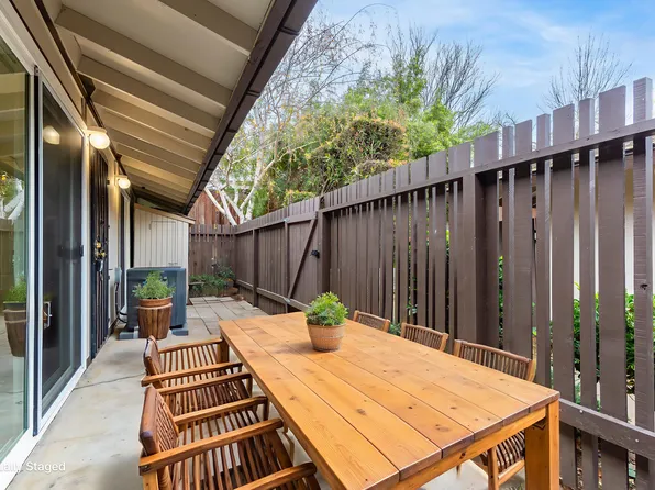 5492 Roundtree Dr APT A, Concord, CA 94521