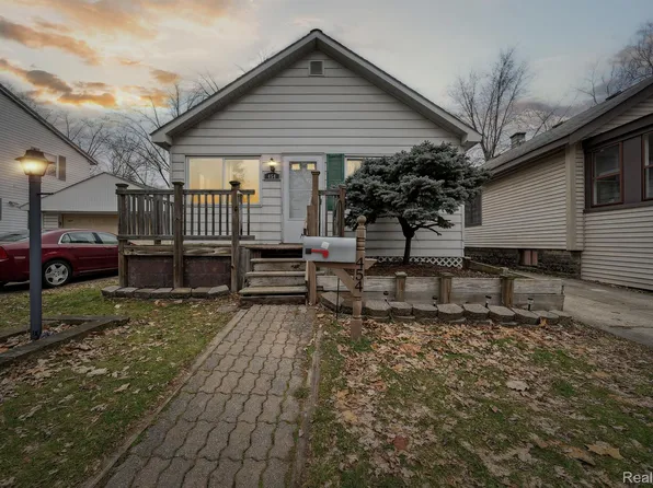 454 W Madge Ave, Hazel Park, MI 48030