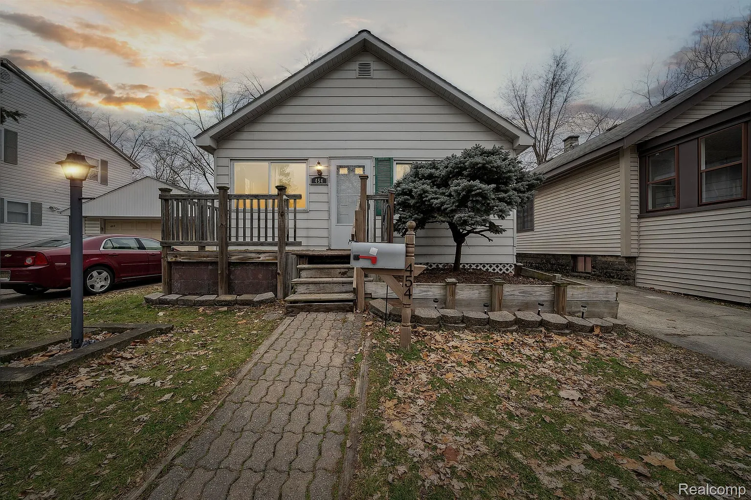 454 W Madge Ave photo 1