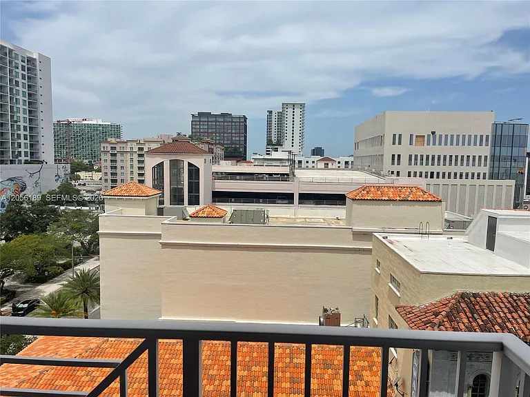 255 Evernia St #616 — Photo 10