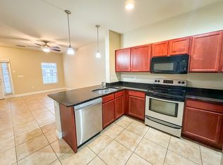 2942 SW 35th Pl APT 33, Gainesville, FL 32608