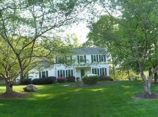 2 Pennforest Way, Rockville, MD 20853