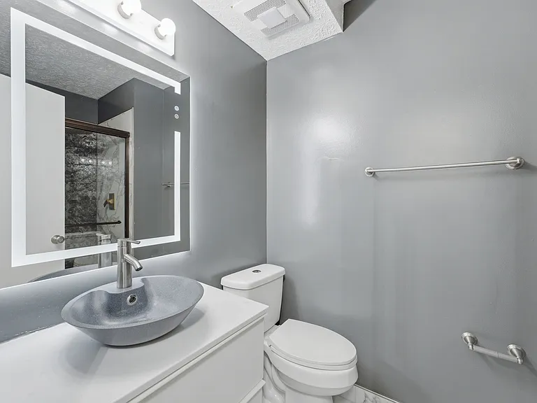 10703 Campus Way S — Photo 27