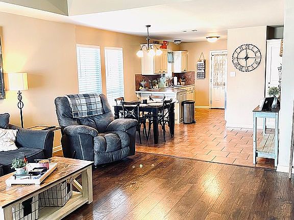 5th image of 12293 Greenbriar Dr
