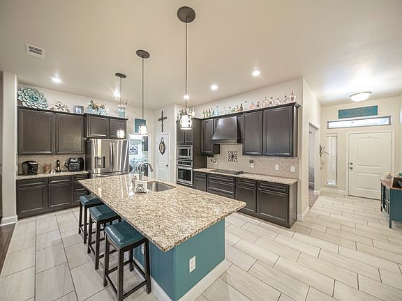 4th image of 819 Brittlebrush Ct