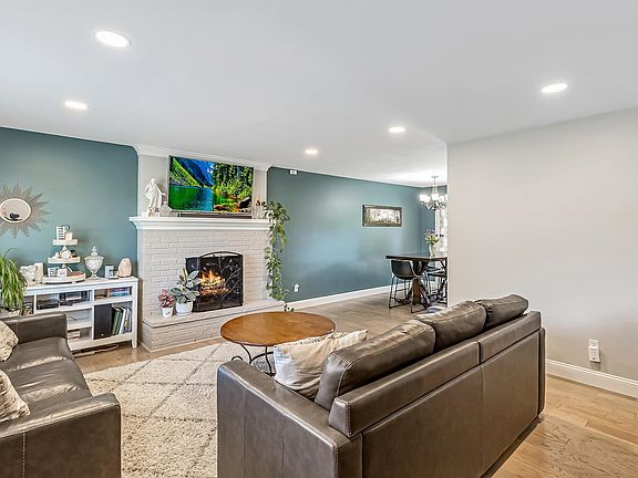 3rd image of 2118 Saguaro Rd