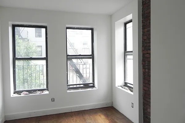 Rented by Bold New York | media 25