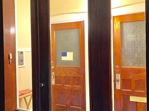 3rd image of 4728 N Lowell Ave #1