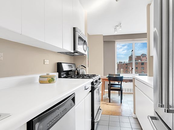4th image of 392 Central Park W APT 12J