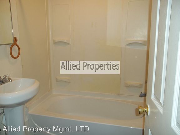 4th image of 754 East Ave #2