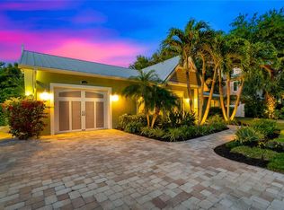 132 49th St, Holmes Beach, FL 34217