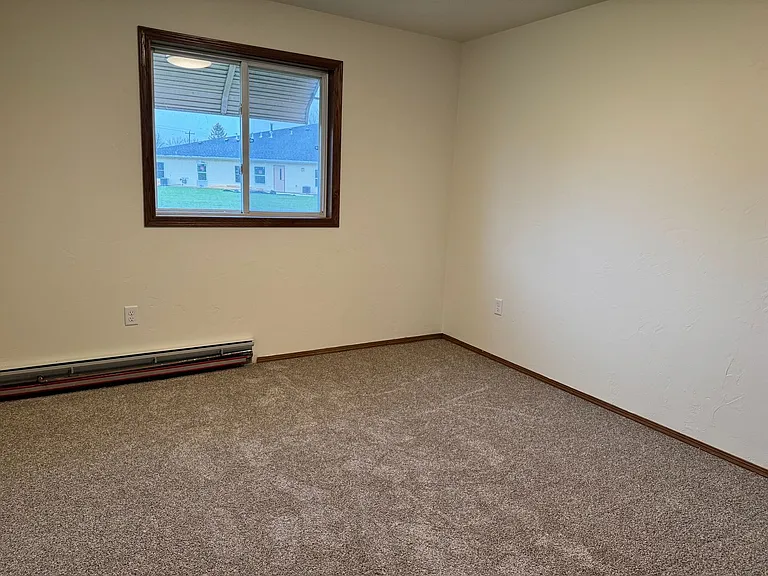 700 Fairway Dr — Photo 4