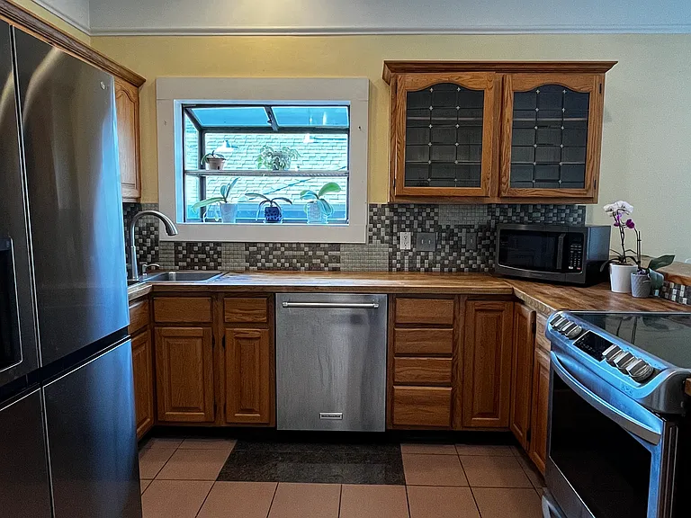 1440 Bay St — Photo 14