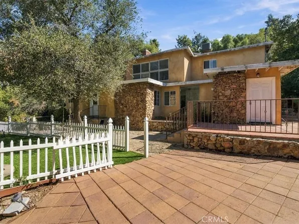 10058 Sunland Blvd, Sunland, CA 91040