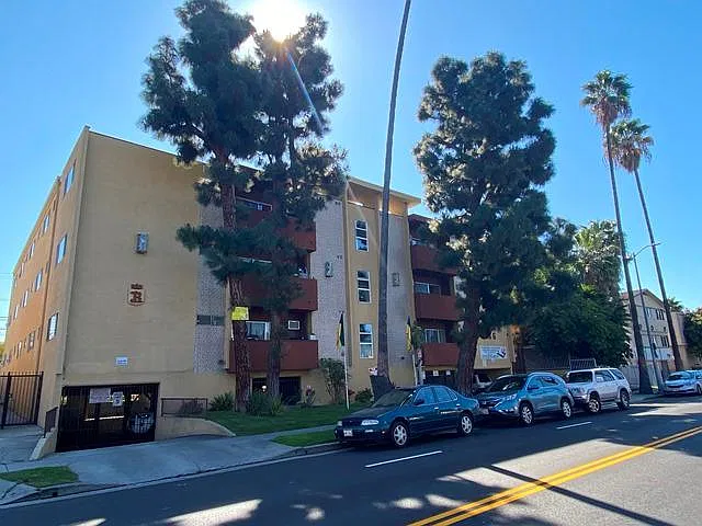 Studio, 380 sqft, $1,650 — Photo 2