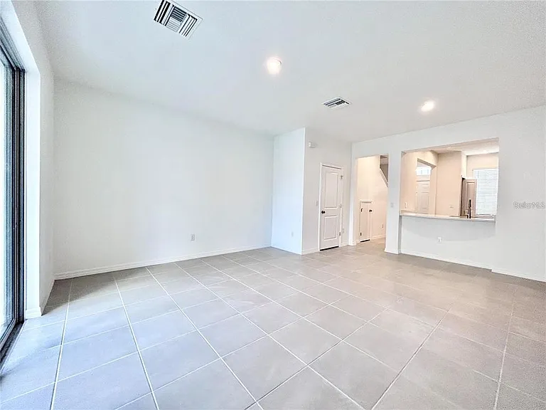 6248 Fairmont Ln — Photo 7