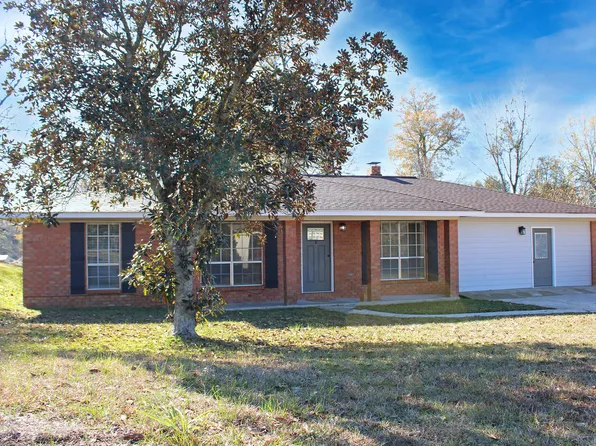 208 Walnut Dr, Petal, MS 39465